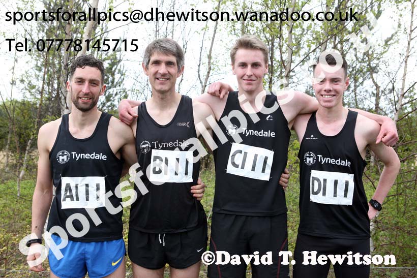 Senior mens relay, Elswick Good Friday Road Races. Photo: David T. Hewitson/Sports for All Pics